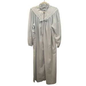 Vintage Donna Richard Gilligan O'Malley Cream Long Sleeve Robe Grandma Sz L